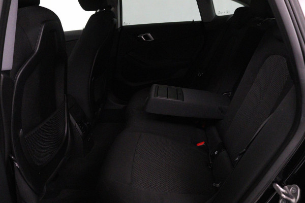 BMW 2 Serie Gran Coupé 218i Introduction Edition (PARKEERSENSOREN, CRUISE CONTROL, NAVIGATIE, DEALER ONDERHOUDEN)