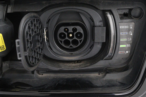 Land Rover Range Rover Sport P400e Limited Edition (PANORAMADAK, TREKHAAK, STOELVERWARMING, CAMERA, NL-AUTO, GOED ONDERHOUDEN)