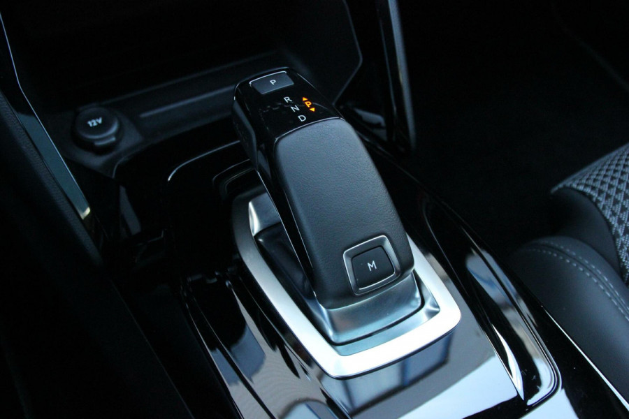 Peugeot 208 1.2 PureTech GT Pack Automaat |PANORAMADAK, CARPLAY, ACC, VIRTUAL 3D, 360 CAMERA, KEYLESS, LED, PDC|
