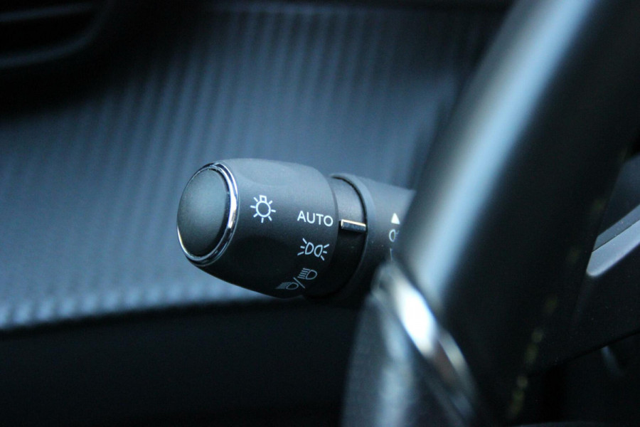 Peugeot 208 1.2 PureTech GT Pack Automaat |PANORAMADAK, CARPLAY, ACC, VIRTUAL 3D, 360 CAMERA, KEYLESS, LED, PDC|