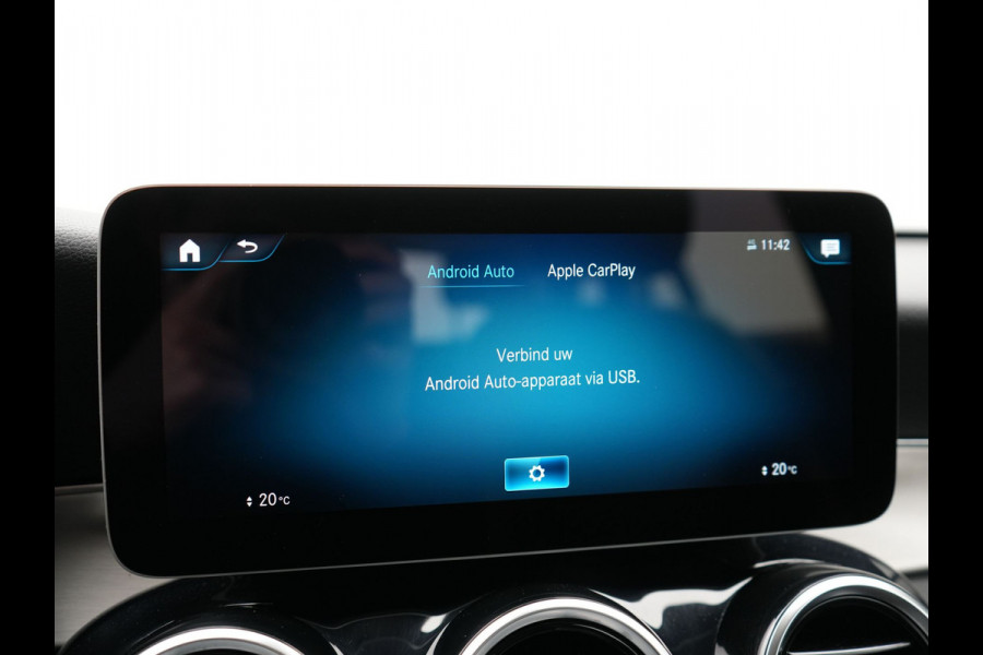 Mercedes-Benz GLC 300e 4MATIC Premium Plug In Hybrid 320pk PHEV | Trekhaak af fabriek | Apple Carplay | Keyless | DAB | Lederen Sportstoelen | Navi Full Map | BLIS |