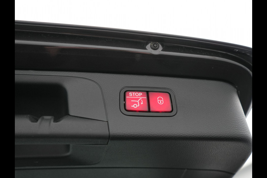 Mercedes-Benz GLC 300e 4MATIC Premium Plug In Hybrid 320pk PHEV | Trekhaak af fabriek | Apple Carplay | Keyless | DAB | Lederen Sportstoelen | Navi Full Map | BLIS |