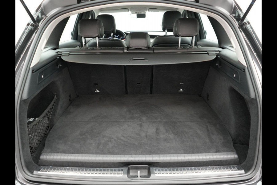 Mercedes-Benz GLC 300e 4MATIC Premium Plug In Hybrid 320pk PHEV | Trekhaak af fabriek | Apple Carplay | Keyless | DAB | Lederen Sportstoelen | Navi Full Map | BLIS |