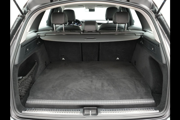 Mercedes-Benz GLC 300e 4MATIC Premium Plug In Hybrid 320pk PHEV | Trekhaak af fabriek | Apple Carplay | Keyless | DAB | Lederen Sportstoelen | Navi Full Map | BLIS |