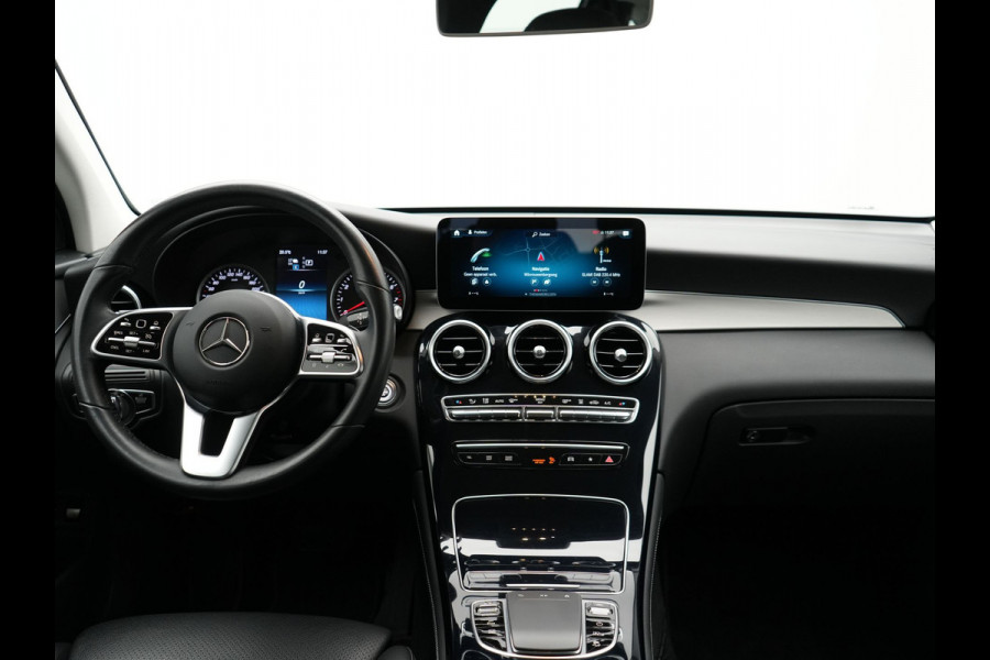 Mercedes-Benz GLC 300e 4MATIC Premium Plug In Hybrid 320pk PHEV | Trekhaak af fabriek | Apple Carplay | Keyless | DAB | Lederen Sportstoelen | Navi Full Map | BLIS |
