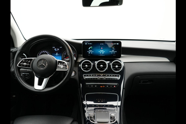 Mercedes-Benz GLC 300e 4MATIC Premium Plug In Hybrid 320pk PHEV | Trekhaak af fabriek | Apple Carplay | Keyless | DAB | Lederen Sportstoelen | Navi Full Map | BLIS |