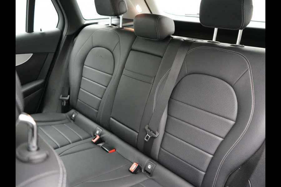 Mercedes-Benz GLC 300e 4MATIC Premium Plug In Hybrid 320pk PHEV | Trekhaak af fabriek | Apple Carplay | Keyless | DAB | Lederen Sportstoelen | Navi Full Map | BLIS |