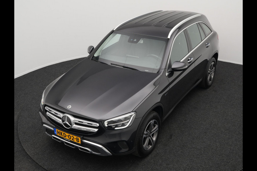 Mercedes-Benz GLC 300e 4MATIC Premium Plug In Hybrid 320pk PHEV | Trekhaak af fabriek | Apple Carplay | Keyless | DAB | Lederen Sportstoelen | Navi Full Map | BLIS |