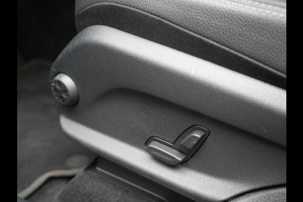 Mercedes-Benz GLC 300e 4MATIC Premium Plug In Hybrid 320pk PHEV | Trekhaak af fabriek | Apple Carplay | Keyless | DAB | Lederen Sportstoelen | Navi Full Map | BLIS |