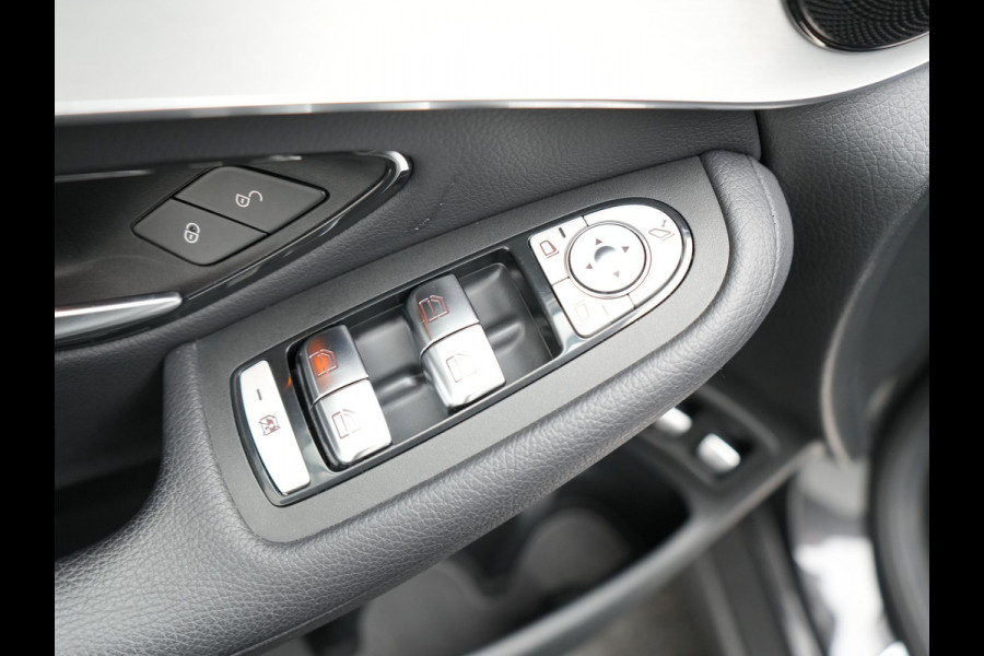 Mercedes-Benz GLC 300e 4MATIC Premium Plug In Hybrid 320pk PHEV | Trekhaak af fabriek | Apple Carplay | Keyless | DAB | Lederen Sportstoelen | Navi Full Map | BLIS |