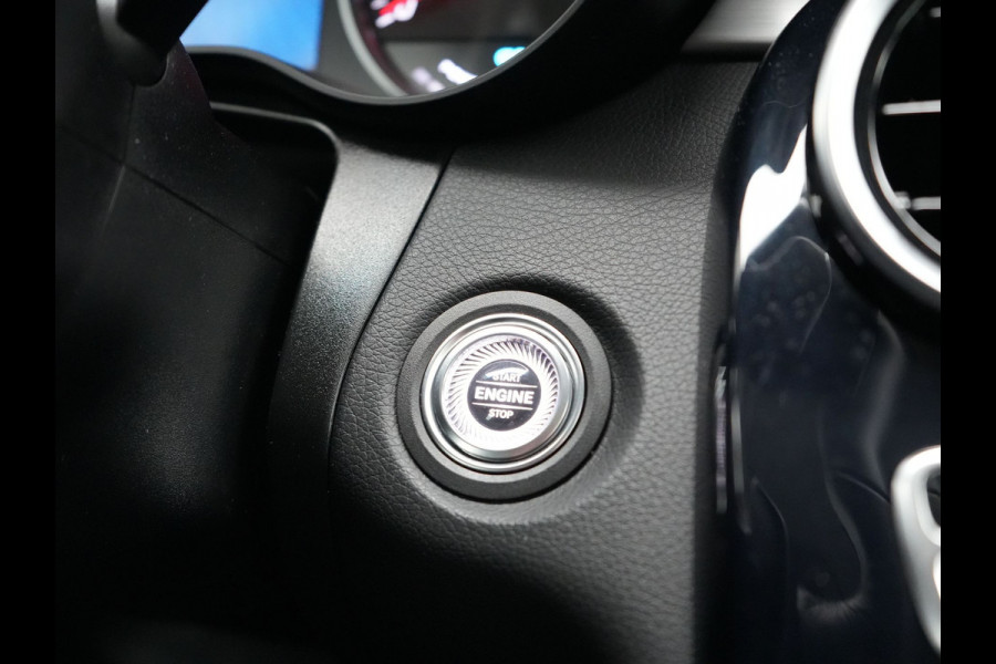 Mercedes-Benz GLC 300e 4MATIC Premium Plug In Hybrid 320pk PHEV | Trekhaak af fabriek | Apple Carplay | Keyless | DAB | Lederen Sportstoelen | Navi Full Map | BLIS |