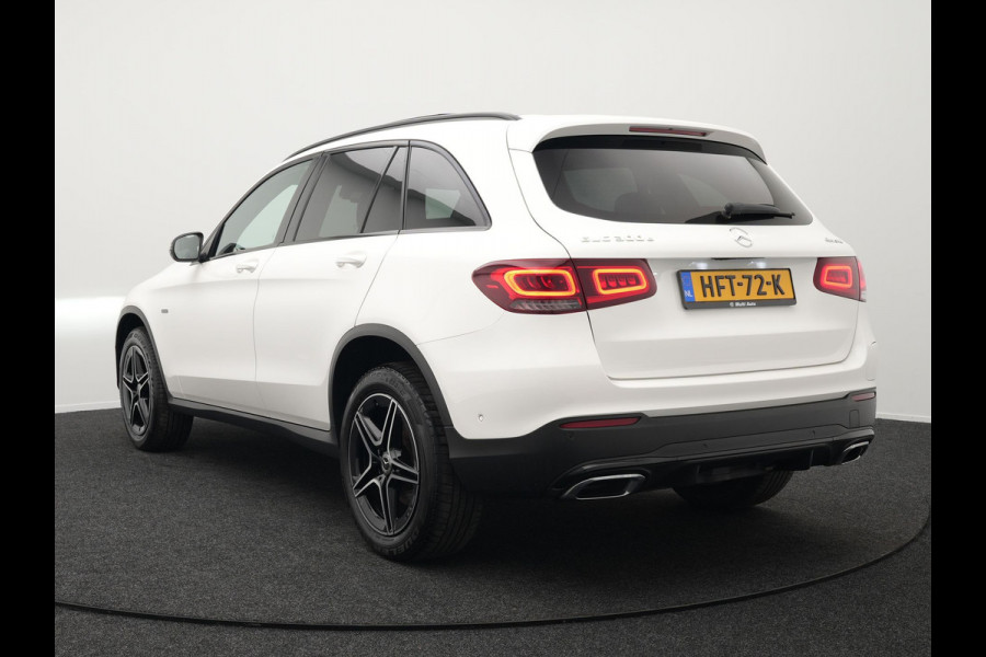 Mercedes-Benz GLC 300e 4MATIC AMG Night Plug in Hybrid 320pk | PHEV | Panodak | Trekhaak af Fabriek | Carplay | Navi | Camera | Spraakbediening | DAB | Stoelverwarming | Cruise Control |