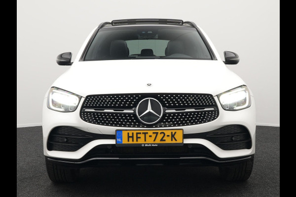 Mercedes-Benz GLC 300e 4MATIC AMG Night Plug in Hybrid 320pk | PHEV | Panodak | Trekhaak af Fabriek | Carplay | Navi | Camera | Spraakbediening | DAB | Stoelverwarming | Cruise Control |