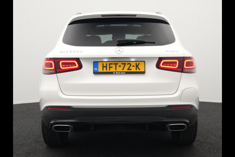 Mercedes-Benz GLC 300e 4MATIC AMG Night Plug in Hybrid 320pk | PHEV | Panodak | Trekhaak af Fabriek | Carplay | Navi | Camera | Spraakbediening | DAB | Stoelverwarming | Cruise Control |
