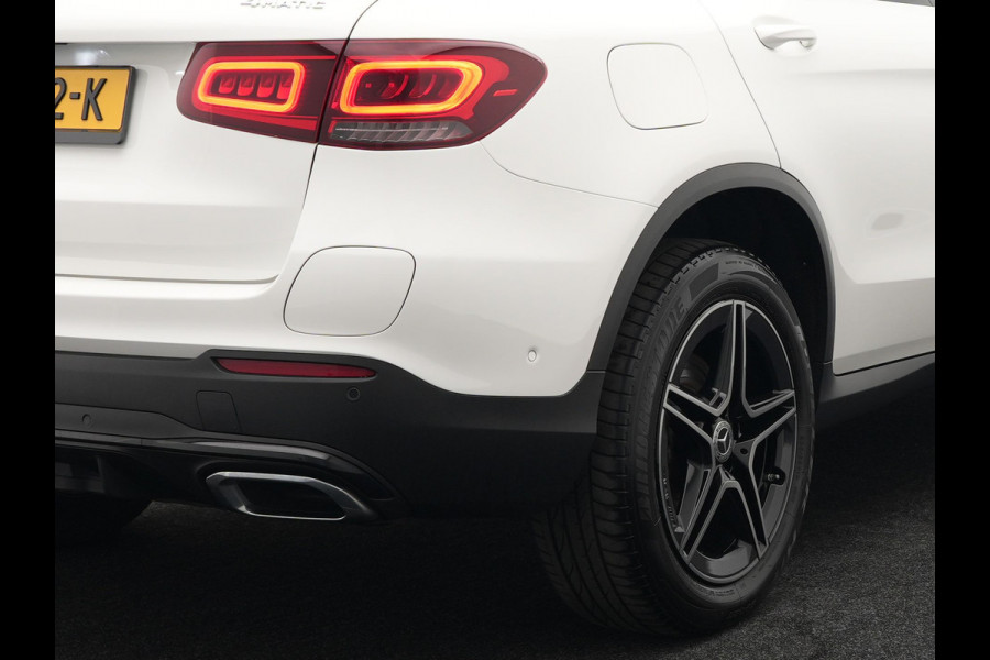 Mercedes-Benz GLC 300e 4MATIC AMG Night Plug in Hybrid 320pk | PHEV | Panodak | Trekhaak af Fabriek | Carplay | Navi | Camera | Spraakbediening | DAB | Stoelverwarming | Cruise Control |