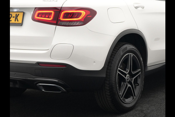 Mercedes-Benz GLC 300e 4MATIC AMG Night Plug in Hybrid 320pk | PHEV | Panodak | Trekhaak af Fabriek | Carplay | Navi | Camera | Spraakbediening | DAB | Stoelverwarming | Cruise Control |