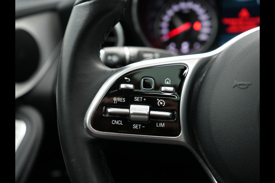 Mercedes-Benz GLC 300e 4MATIC AMG Night Plug in Hybrid 320pk | PHEV | Panodak | Trekhaak af Fabriek | Carplay | Navi | Camera | Spraakbediening | DAB | Stoelverwarming | Cruise Control |