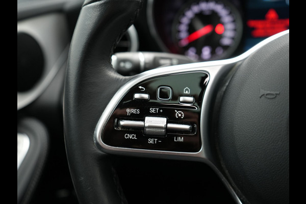 Mercedes-Benz GLC 300e 4MATIC AMG Night Plug in Hybrid 320pk | PHEV | Panodak | Trekhaak af Fabriek | Carplay | Navi | Camera | Spraakbediening | DAB | Stoelverwarming | Cruise Control |