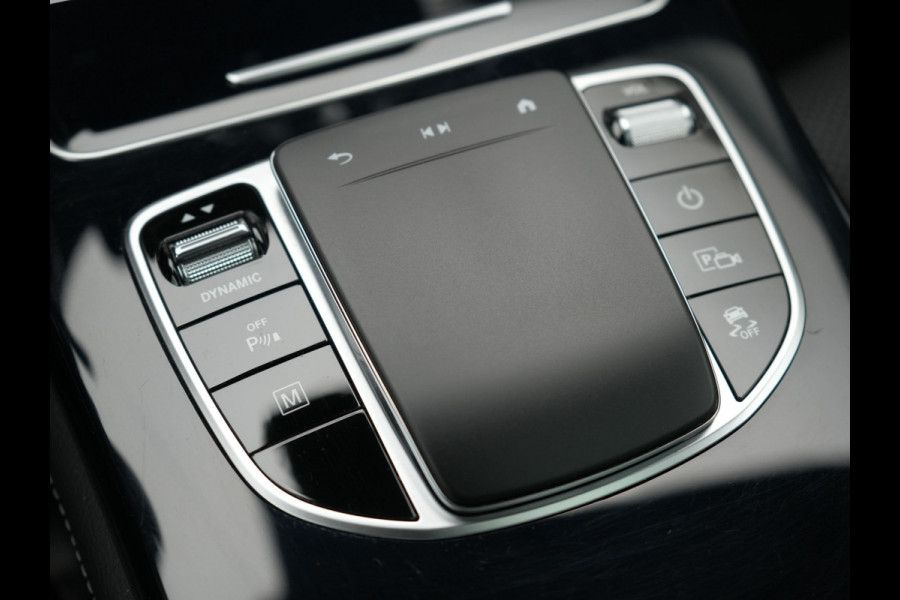 Mercedes-Benz GLC 300e 4MATIC AMG Night Plug in Hybrid 320pk | PHEV | Panodak | Trekhaak af Fabriek | Carplay | Navi | Camera | Spraakbediening | DAB | Stoelverwarming | Cruise Control |