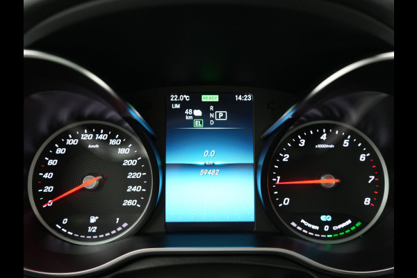 Mercedes-Benz GLC 300e 4MATIC AMG Night Plug in Hybrid 320pk | PHEV | Panodak | Trekhaak af Fabriek | Carplay | Navi | Camera | Spraakbediening | DAB | Stoelverwarming | Cruise Control |