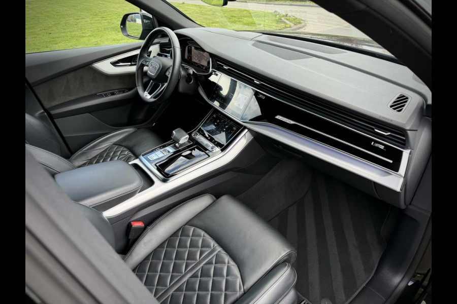 Audi Q8 55 TFSI e quattro S-Line Panoramadak|B&O|Keyless|Head-Up|Camera 360°|Matrix