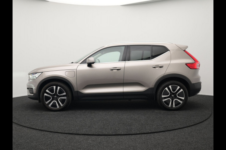 Volvo XC40 T5 Recharge Inscription Plug In Hybrid 261pk PHEV | Trekhaak af Fabriek | Adaptive Cruise | Lederen Sportstoelen Memory | Harman Kardon | Pilot Assist | Camera | 19"L.M |