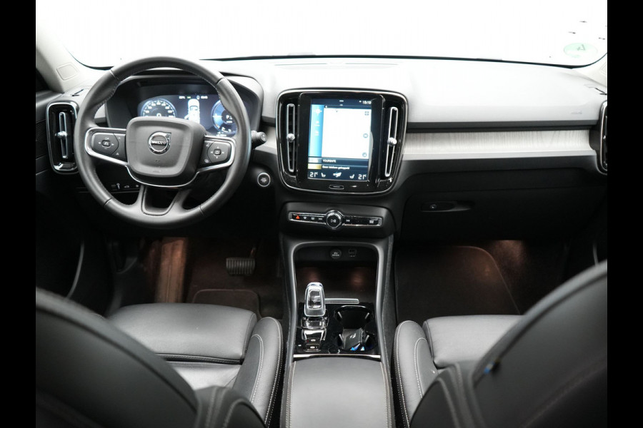 Volvo XC40 T5 Recharge Inscription Plug In Hybrid 261pk PHEV | Trekhaak af Fabriek | Adaptive Cruise | Lederen Sportstoelen Memory | Harman Kardon | Pilot Assist | Camera | 19"L.M |