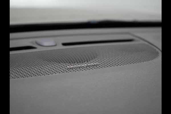 Volvo XC40 T5 Recharge Inscription Plug In Hybrid 261pk PHEV | Trekhaak af Fabriek | Adaptive Cruise | Lederen Sportstoelen Memory | Harman Kardon | Pilot Assist | Camera | 19"L.M |