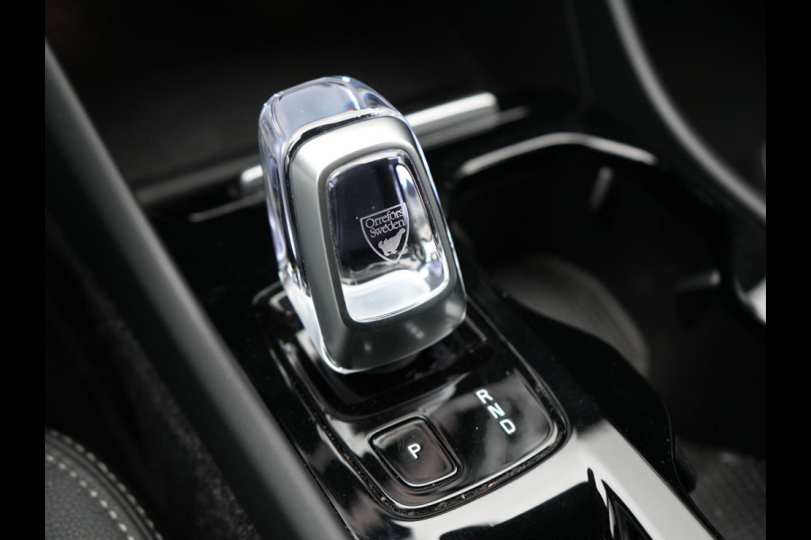Volvo XC40 T5 Recharge Inscription Plug In Hybrid 261pk PHEV | Trekhaak af Fabriek | Adaptive Cruise | Lederen Sportstoelen Memory | Harman Kardon | Pilot Assist | Camera | 19"L.M |