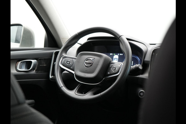 Volvo XC40 T5 Recharge Inscription Plug In Hybrid 261pk PHEV | Trekhaak af Fabriek | Adaptive Cruise | Lederen Sportstoelen Memory | Harman Kardon | Pilot Assist | Camera | 19"L.M |