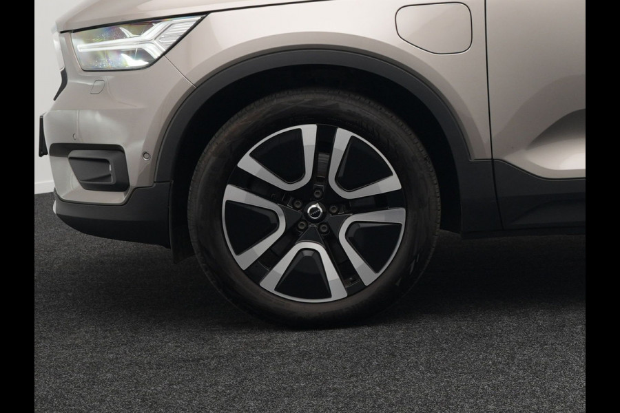 Volvo XC40 T5 Recharge Inscription Plug In Hybrid 261pk PHEV | Trekhaak af Fabriek | Adaptive Cruise | Lederen Sportstoelen Memory | Harman Kardon | Pilot Assist | Camera | 19"L.M |