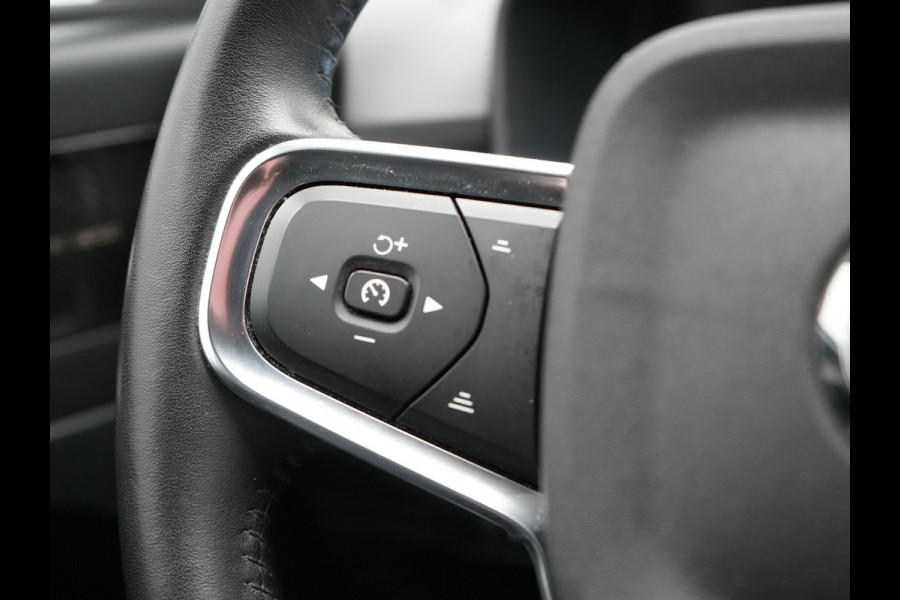 Volvo XC40 T5 Recharge Inscription Plug In Hybrid 261pk PHEV | Trekhaak af Fabriek | Adaptive Cruise | Lederen Sportstoelen Memory | Harman Kardon | Pilot Assist | Camera | 19"L.M |