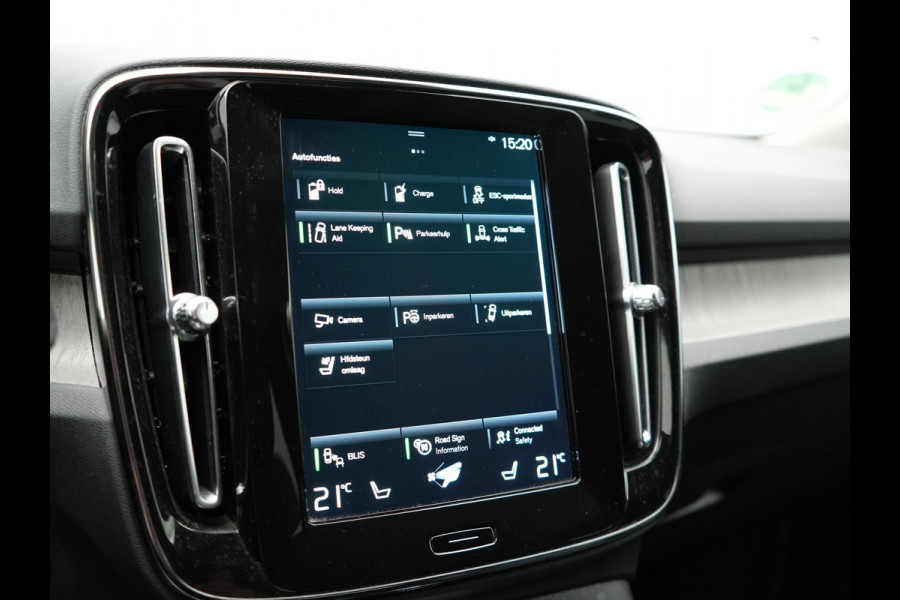 Volvo XC40 T5 Recharge Inscription Plug In Hybrid 261pk PHEV | Trekhaak af Fabriek | Adaptive Cruise | Lederen Sportstoelen Memory | Harman Kardon | Pilot Assist | Camera | 19"L.M |