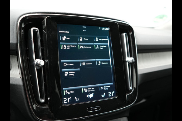 Volvo XC40 T5 Recharge Inscription Plug In Hybrid 261pk PHEV | Trekhaak af Fabriek | Adaptive Cruise | Lederen Sportstoelen Memory | Harman Kardon | Pilot Assist | Camera | 19"L.M |