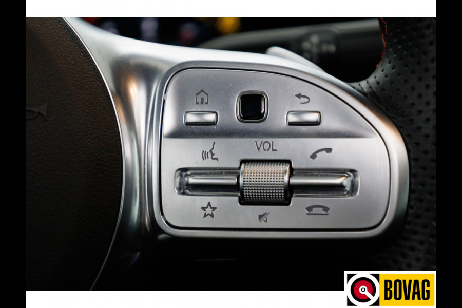 Mercedes-Benz GLA 200 Business Solution AMG | Panoramadak | Multibeam led | Keyless | Verwarmde memorystoelen Fender audio, Navigatie, Ambianceverlichting, Achteruitrijcamera