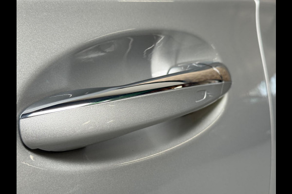 Mercedes-Benz A-Klasse 250 e AMG Line | pano | sfeerverlichting | camera | Stoelverwarming | keyless