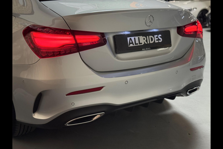 Mercedes-Benz A-Klasse 250 e AMG Line | pano | sfeerverlichting | camera | Stoelverwarming | keyless