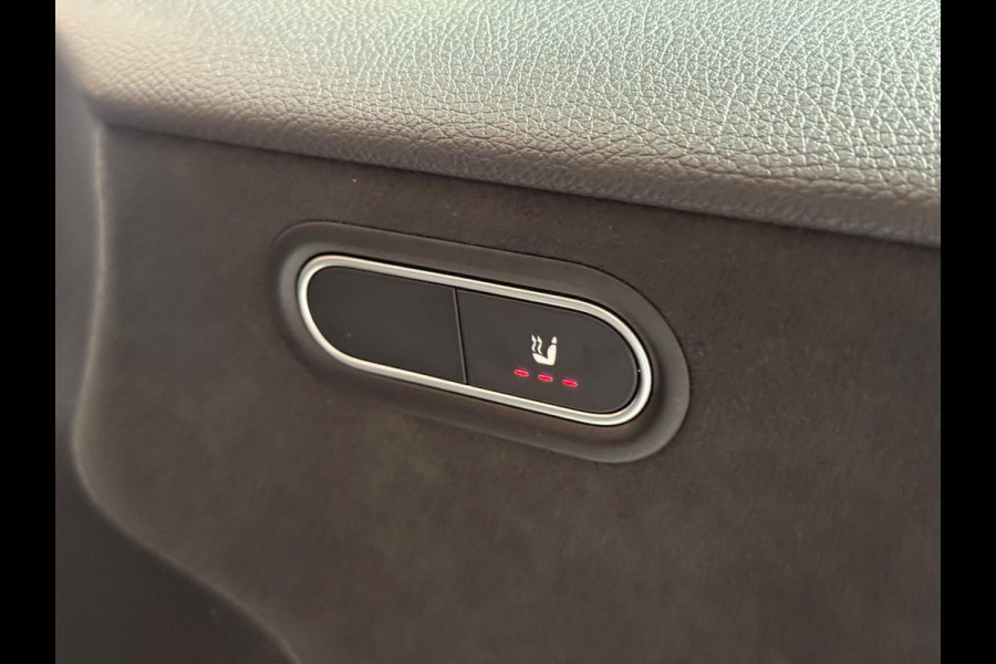 Mercedes-Benz A-Klasse 250 e AMG Line | pano | sfeerverlichting | camera | Stoelverwarming | keyless