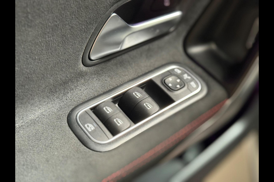 Mercedes-Benz A-Klasse 250 e AMG Line | pano | sfeerverlichting | camera | Stoelverwarming | keyless
