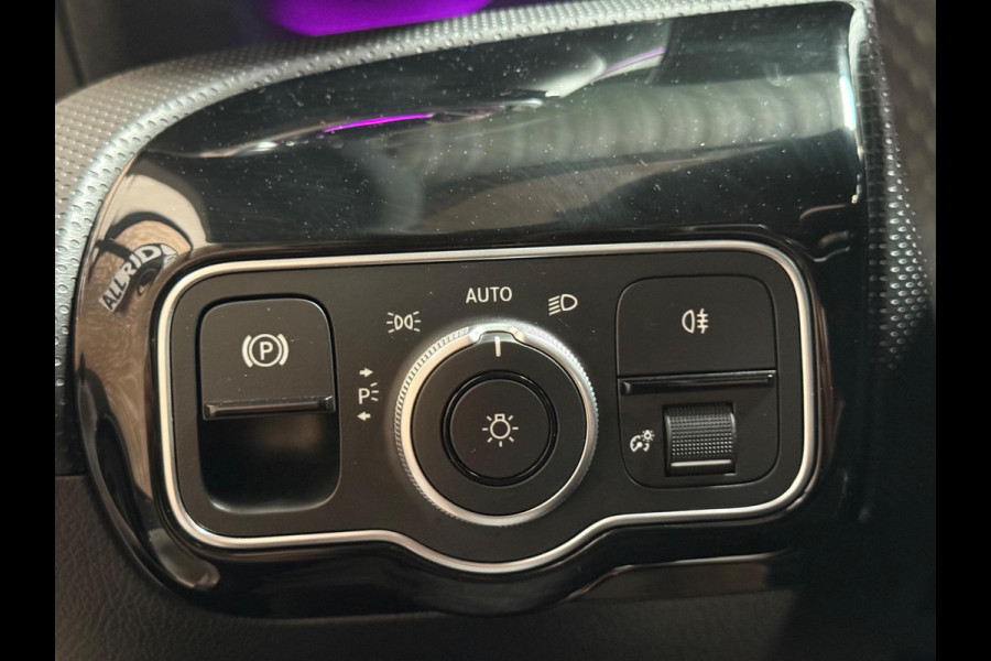 Mercedes-Benz A-Klasse 250 e AMG Line | pano | sfeerverlichting | camera | Stoelverwarming | keyless