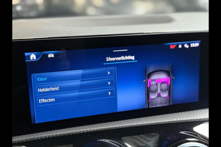 Mercedes-Benz A-Klasse 250 e AMG Line | pano | sfeerverlichting | camera | Stoelverwarming | keyless