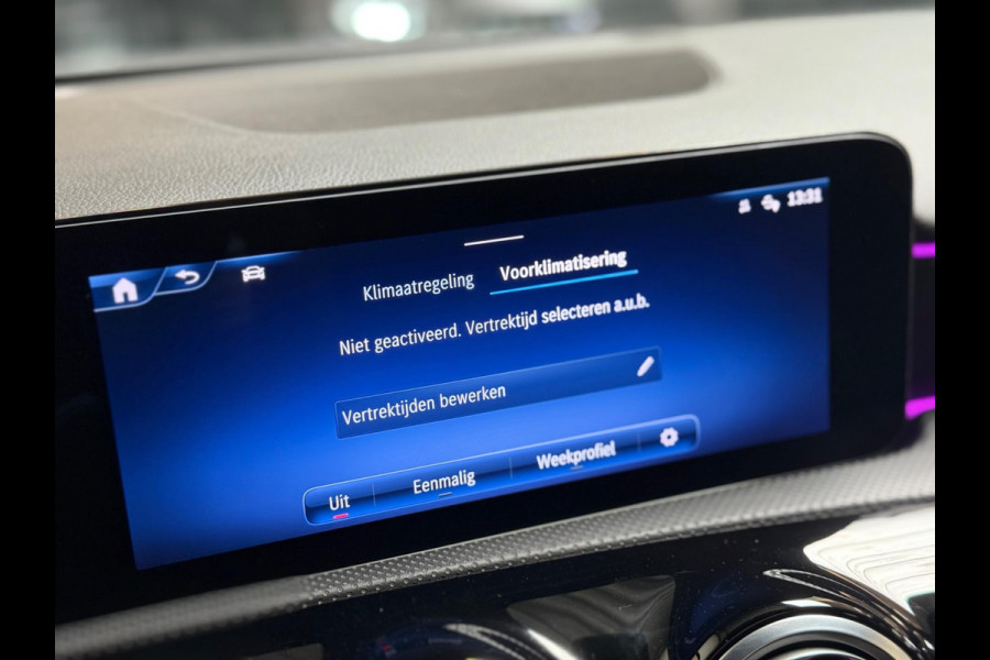 Mercedes-Benz A-Klasse 250 e AMG Line | pano | sfeerverlichting | camera | Stoelverwarming | keyless