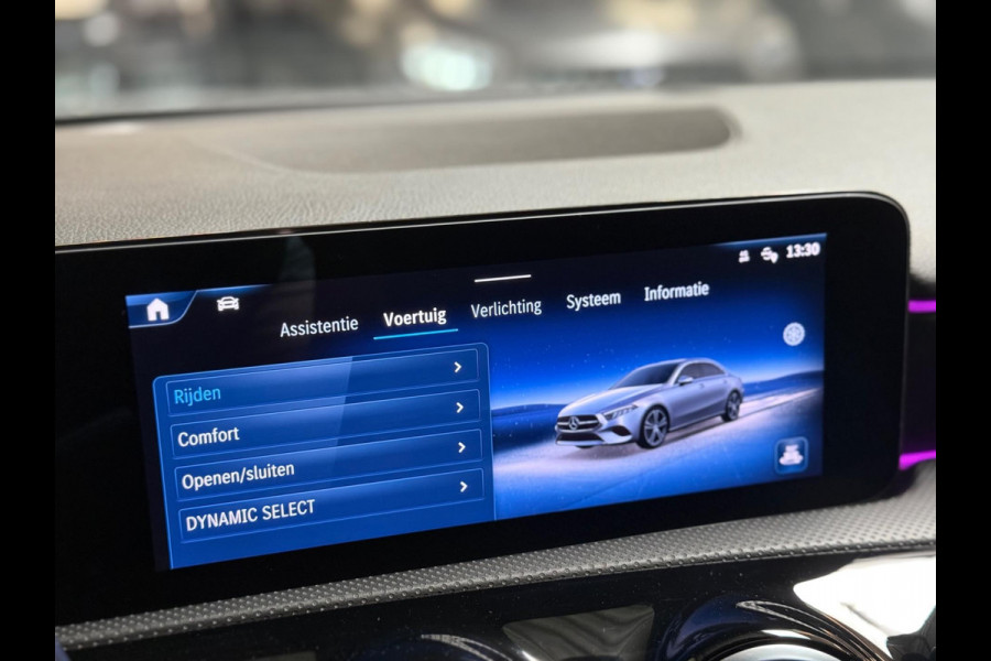 Mercedes-Benz A-Klasse 250 e AMG Line | pano | sfeerverlichting | camera | Stoelverwarming | keyless