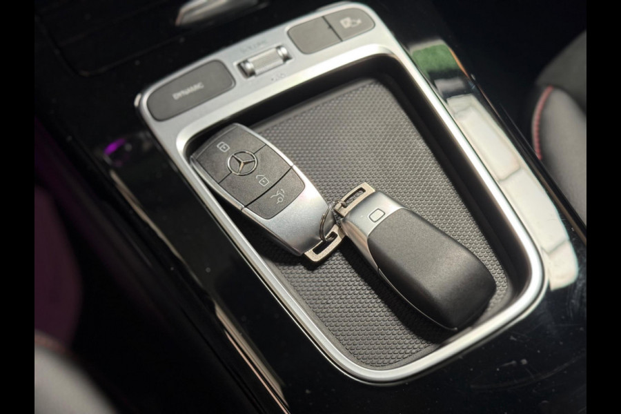 Mercedes-Benz A-Klasse 250 e AMG Line | pano | sfeerverlichting | camera | Stoelverwarming | keyless