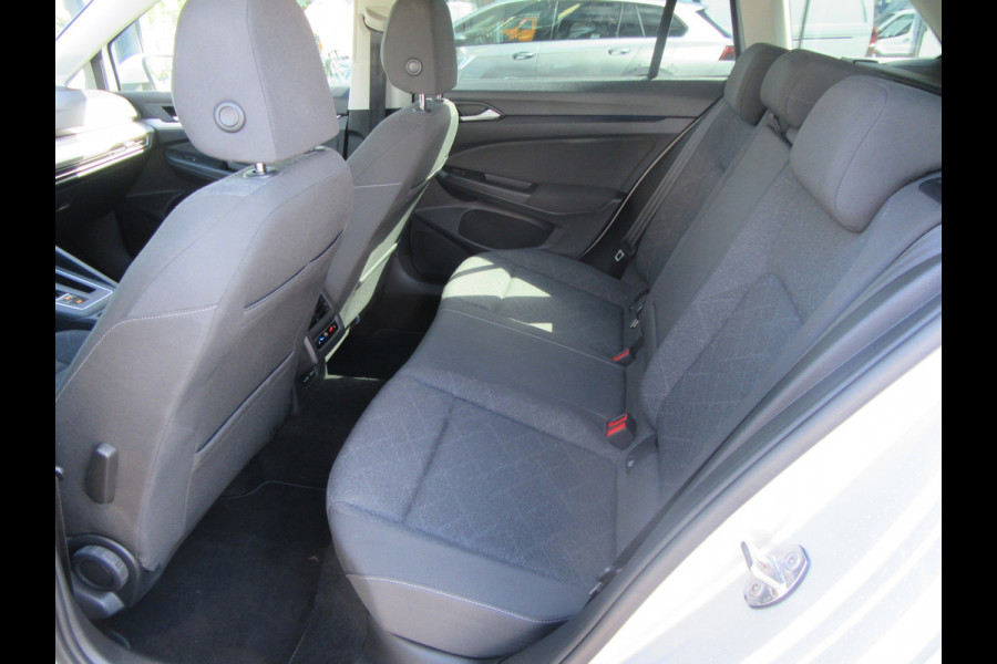 Volkswagen GOLF Variant 1.0 eTSI DSG Life, Navigatie, Camera, Standverw. 18 Inch