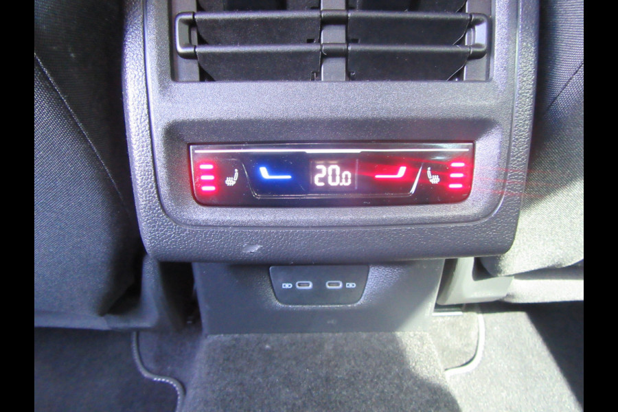 Volkswagen GOLF Variant 1.0 eTSI DSG Life, Navigatie, Camera, Standverw. 18 Inch