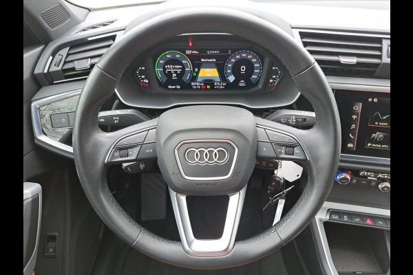 Audi Q3 45 TFSI e ** VIRTUAL, BRUIN LEDER, PANORAMA, APPLE, 18-inch LMV, ALLWETTER BND  ** 1e EIG - UNFALLFREI ** ** INFORMEER OOK NAAR ONZE AANTREKKELIJKE FINANCIAL-LEASE TARIEVEN **