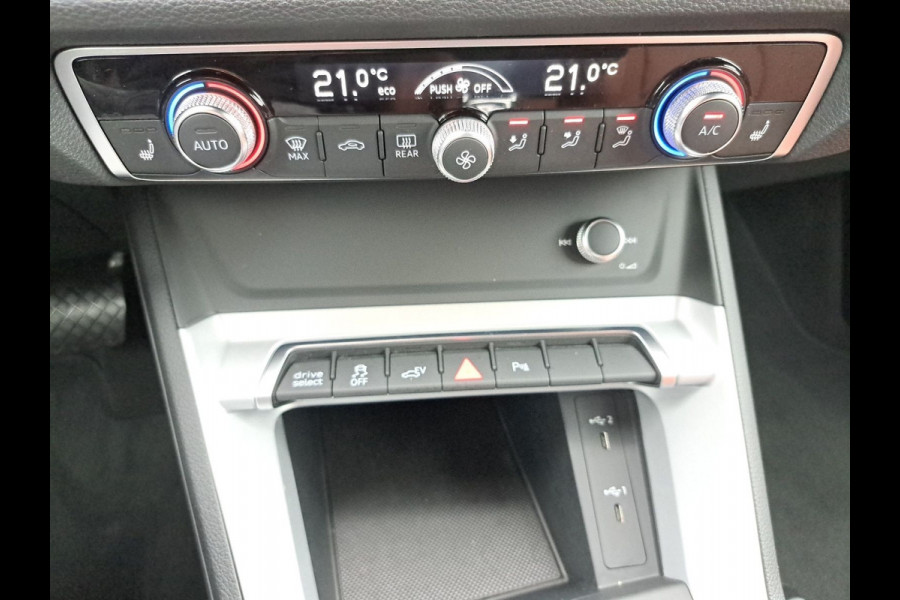 Audi Q3 45 TFSI e ** VIRTUAL, BRUIN LEDER, PANORAMA, APPLE, 18-inch LMV, ALLWETTER BND  ** 1e EIG - UNFALLFREI ** ** INFORMEER OOK NAAR ONZE AANTREKKELIJKE FINANCIAL-LEASE TARIEVEN **