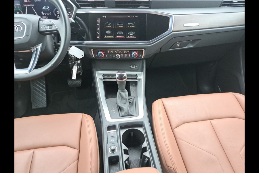 Audi Q3 45 TFSI e ** VIRTUAL, BRUIN LEDER, PANORAMA, APPLE, 18-inch LMV, ALLWETTER BND  ** 1e EIG - UNFALLFREI ** ** INFORMEER OOK NAAR ONZE AANTREKKELIJKE FINANCIAL-LEASE TARIEVEN **