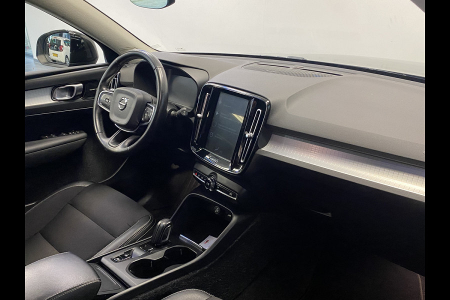 Volvo XC40 2.0 T4 Momentum Navigatie Full-led Trekhaak